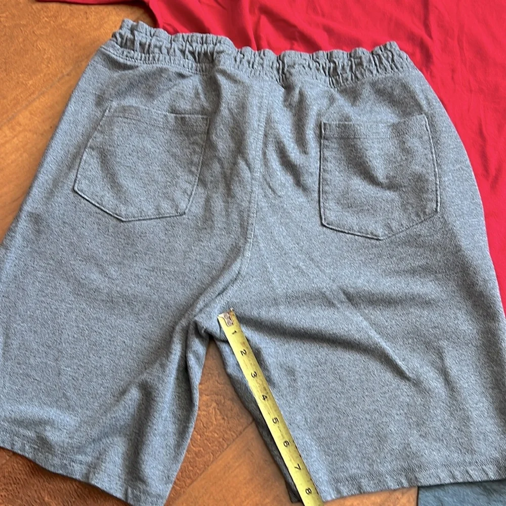 Bundle Men’s 1 gray short Med 2 Levi’s tee size Large TI Fitness XL